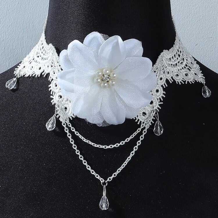Beautiful Victorian Style Lace Beaded Choker 45$